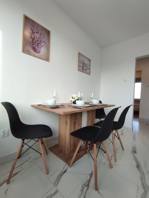 ***Santorini Apartament*** - 40M² ✓ Ρίμπνικ Εξωτερικό φωτογραφία